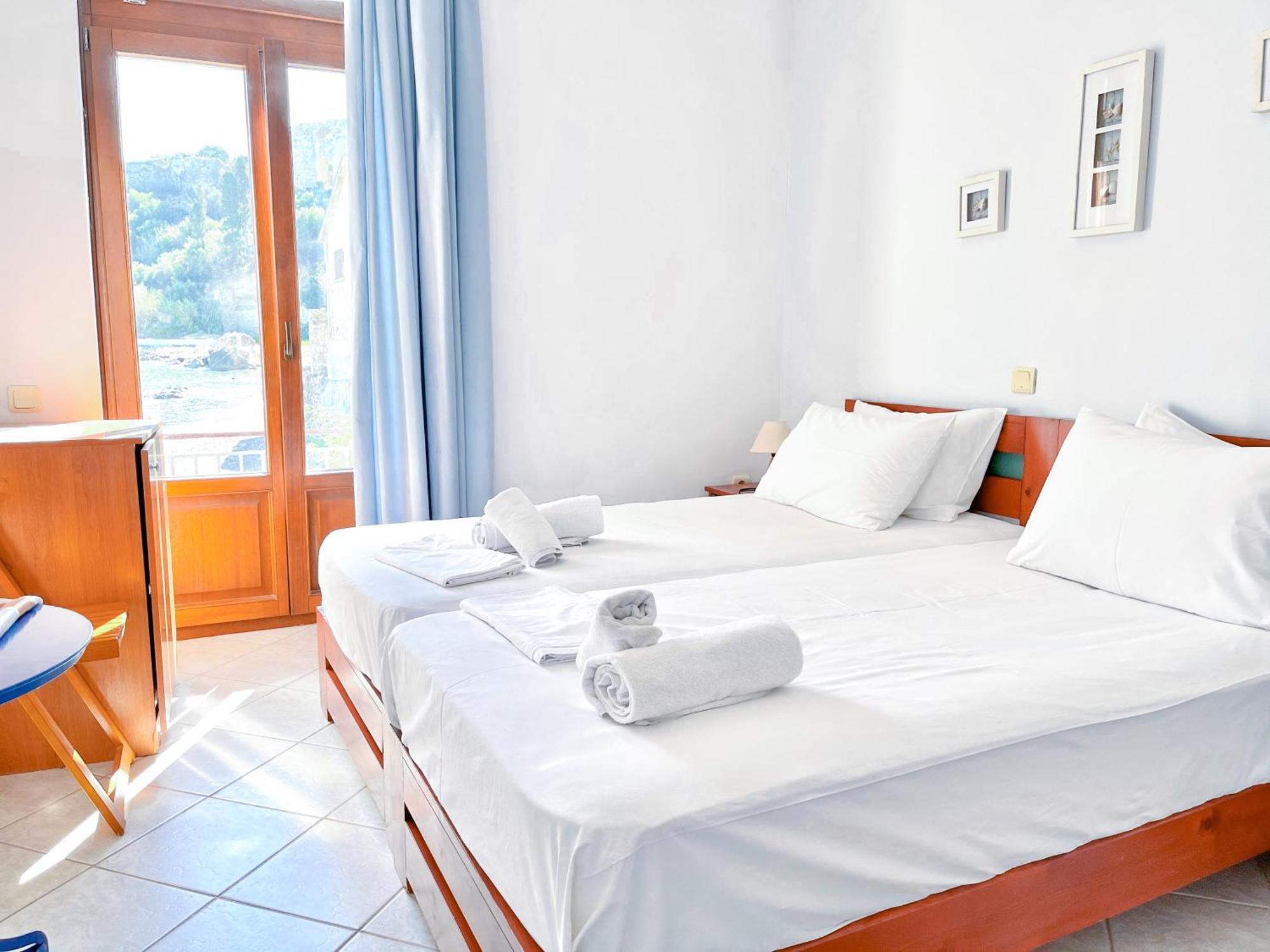Xenios Zeus Rooms Koróni Esterno foto