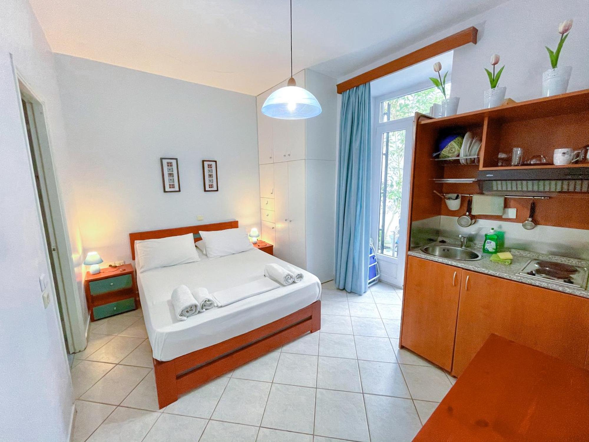 Xenios Zeus Rooms Koróni Esterno foto